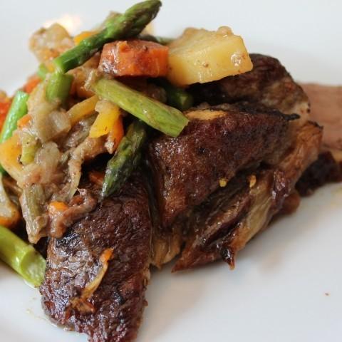 GOVEJA PEČENKA S ŠPARGLJI